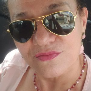 Meet your Posher, Claudia